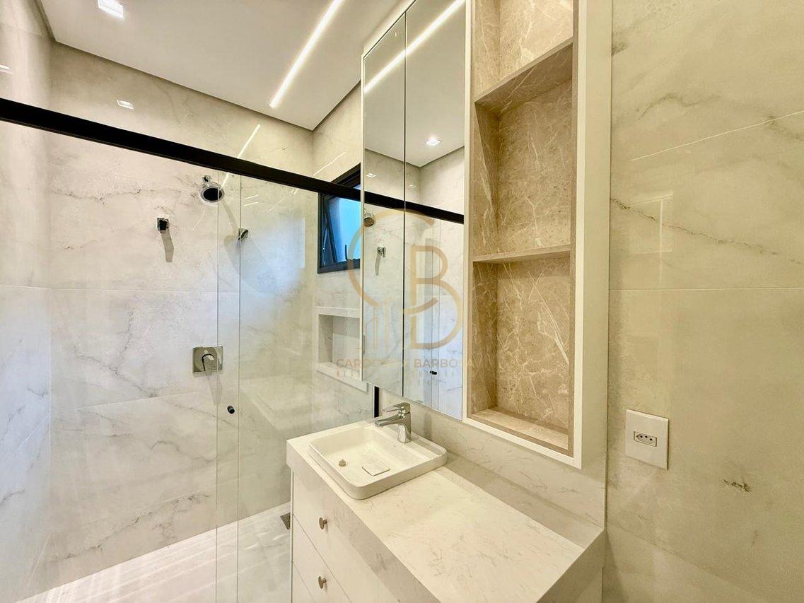SOBRADO E SOFISTICADO COM ELEVADOR E 4 SUÍTES – CONFORTO E ELEGÂNCIA EM CADA DETALHE!  Campo Grande - 