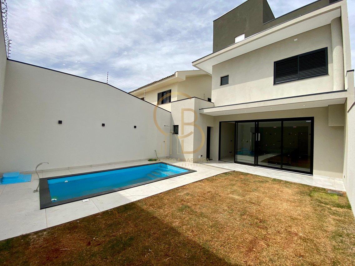 SOBRADO À VENDA COM PISCINA, SUÍTE COM CLOSET E 5 VAGAS  Campo Grande - 
