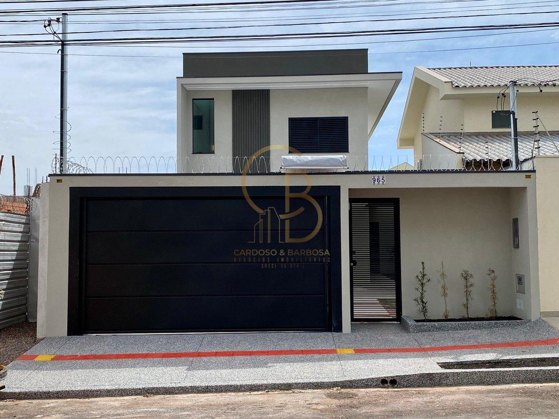 SOBRADO À VENDA COM PISCINA, SUÍTE COM CLOSET E 5 VAGAS  Campo Grande - 