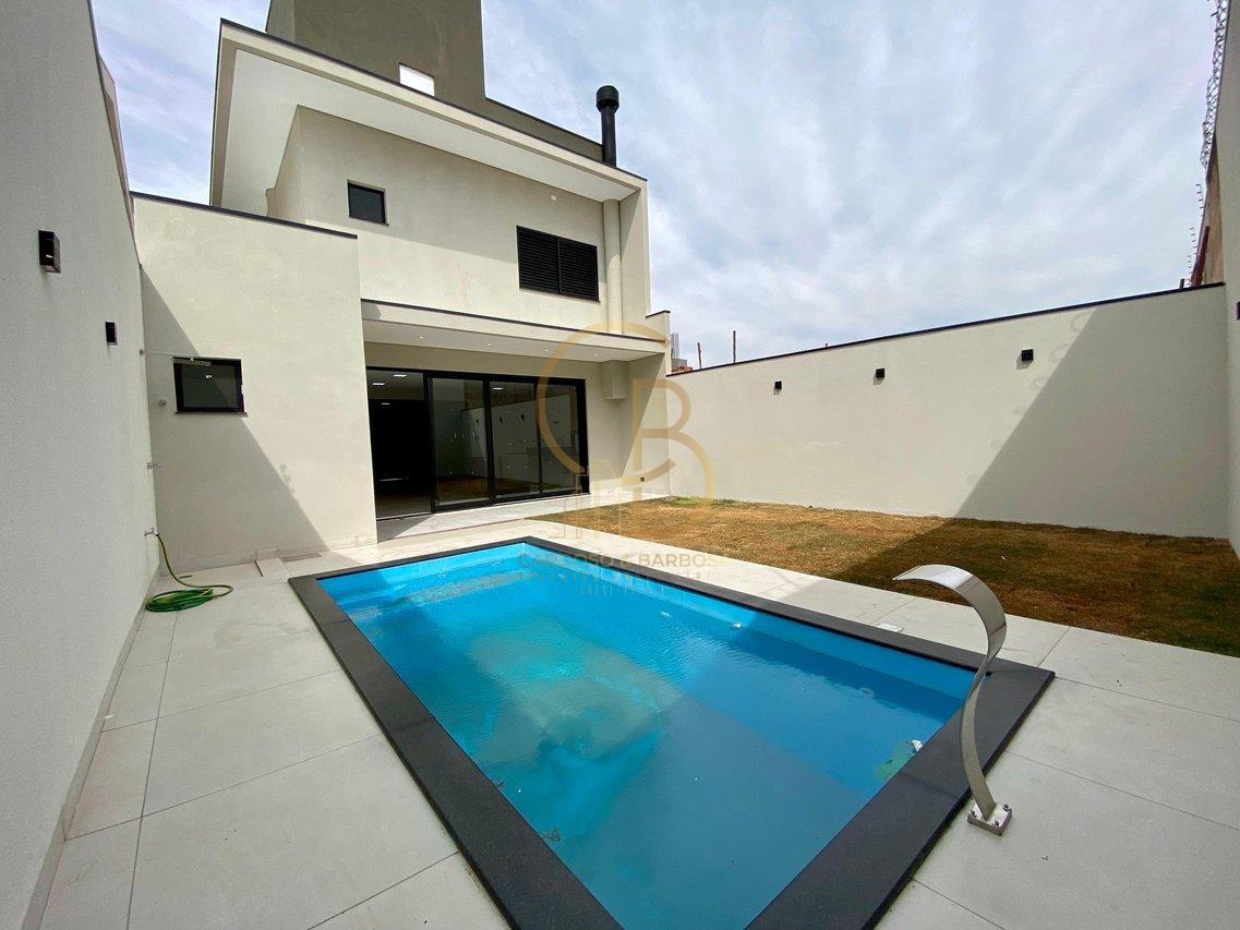 SOBRADO À VENDA COM PISCINA, SUÍTE COM CLOSET E 5 VAGAS  Campo Grande - 