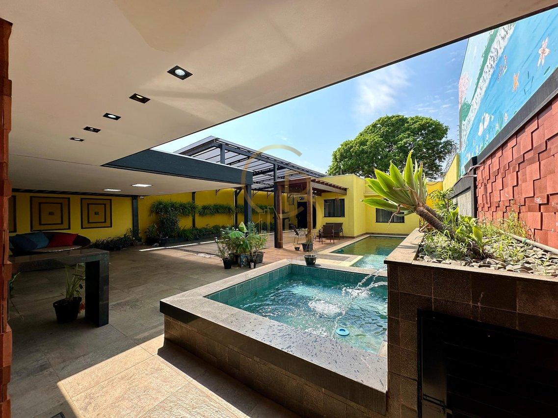 CASA LINDÍSSIMA À VENDA NO RITA VIEIRA – PISCINA E ÁREA GOURMET COMPLETA  Campo Grande - 