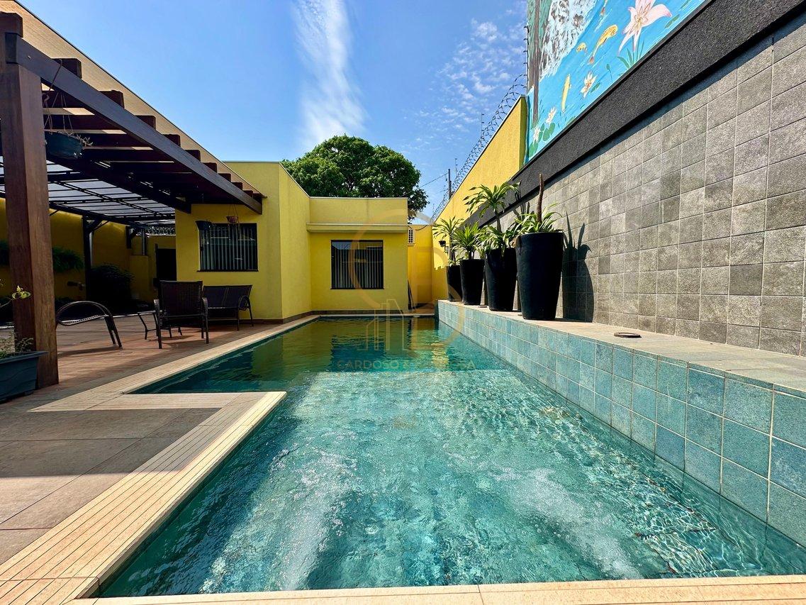 CASA LINDÍSSIMA À VENDA NO RITA VIEIRA – PISCINA E ÁREA GOURMET COMPLETA  Campo Grande - 