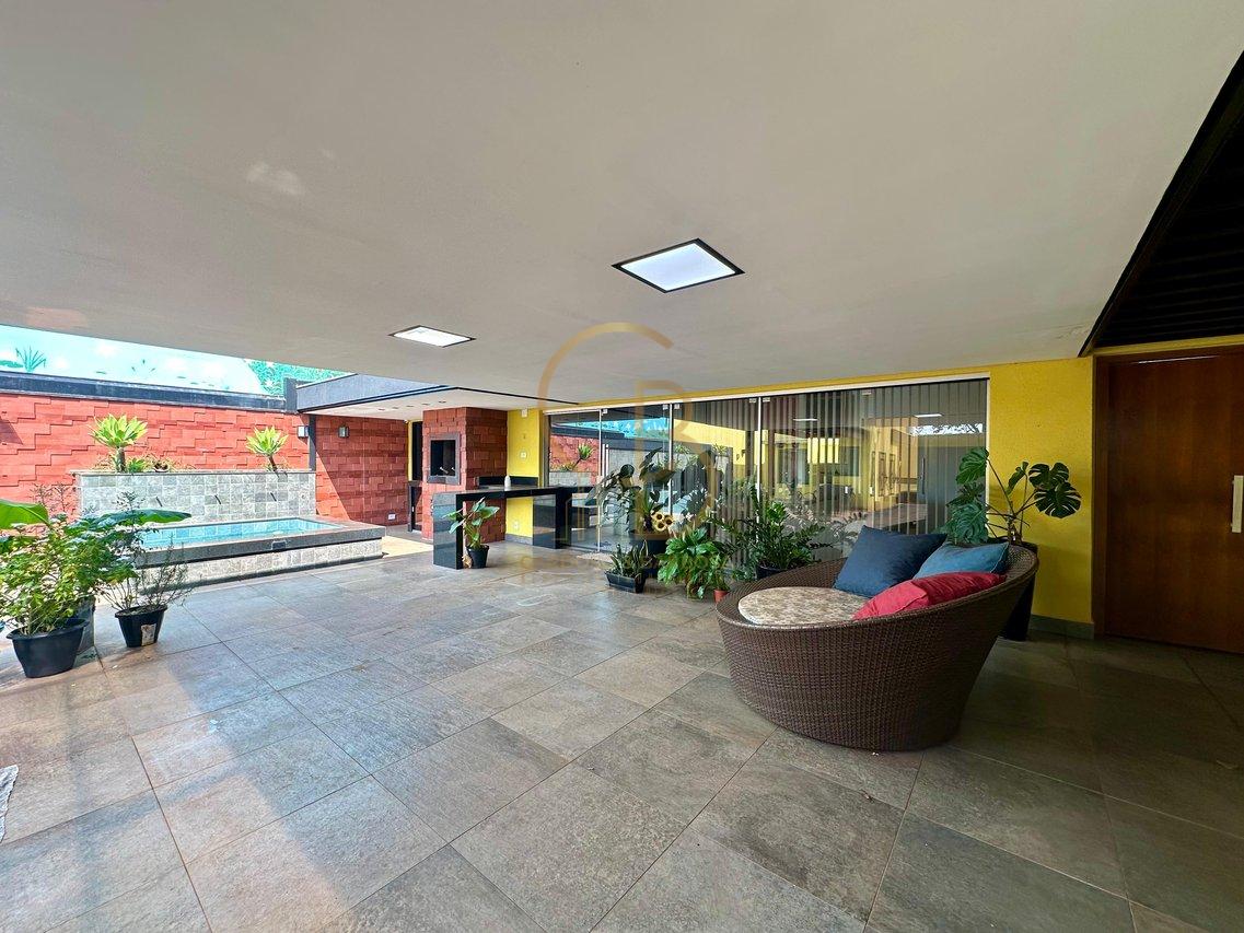 CASA LINDÍSSIMA À VENDA NO RITA VIEIRA – PISCINA E ÁREA GOURMET COMPLETA  Campo Grande - 