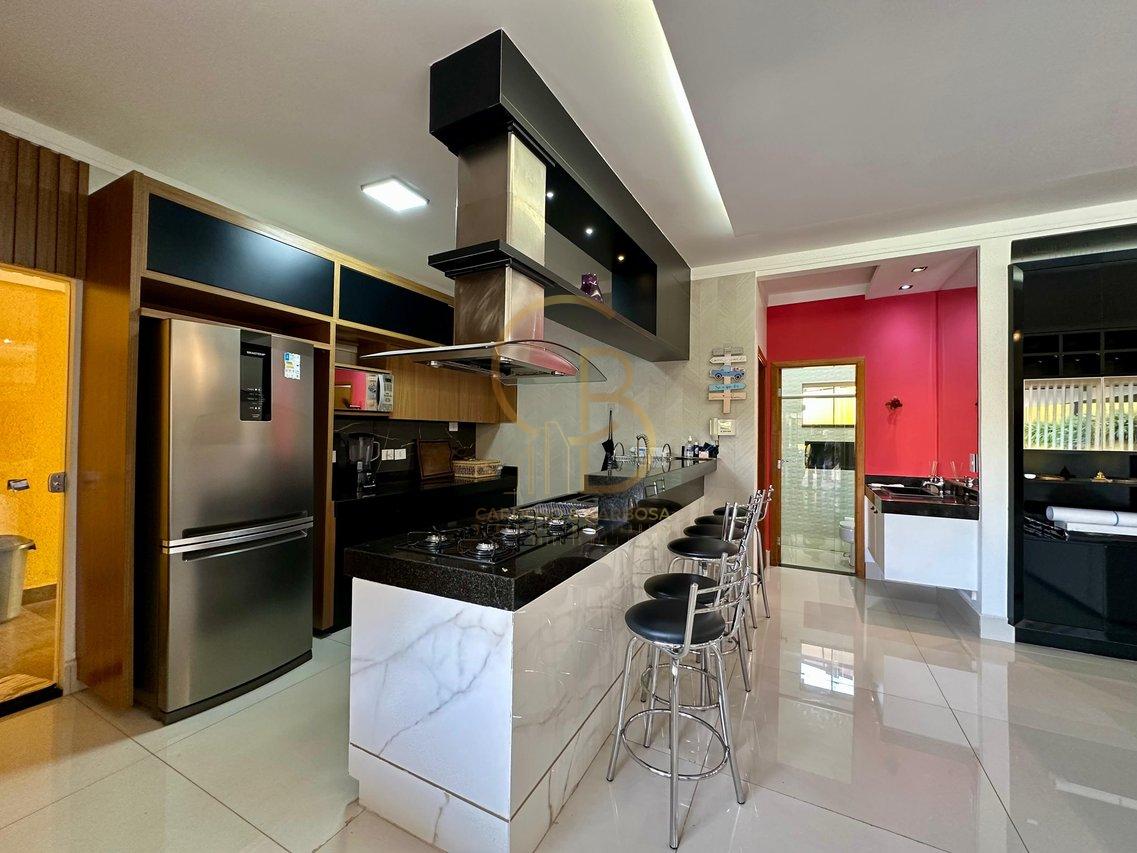 CASA LINDÍSSIMA À VENDA NO RITA VIEIRA – PISCINA E ÁREA GOURMET COMPLETA  Campo Grande - 