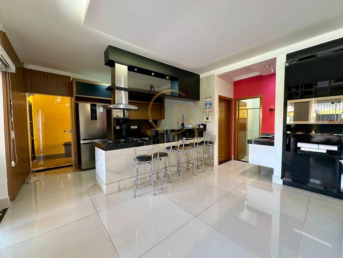 CASA LINDÍSSIMA À VENDA NO RITA VIEIRA – PISCINA E ÁREA GOURMET COMPLETA  Campo Grande - 