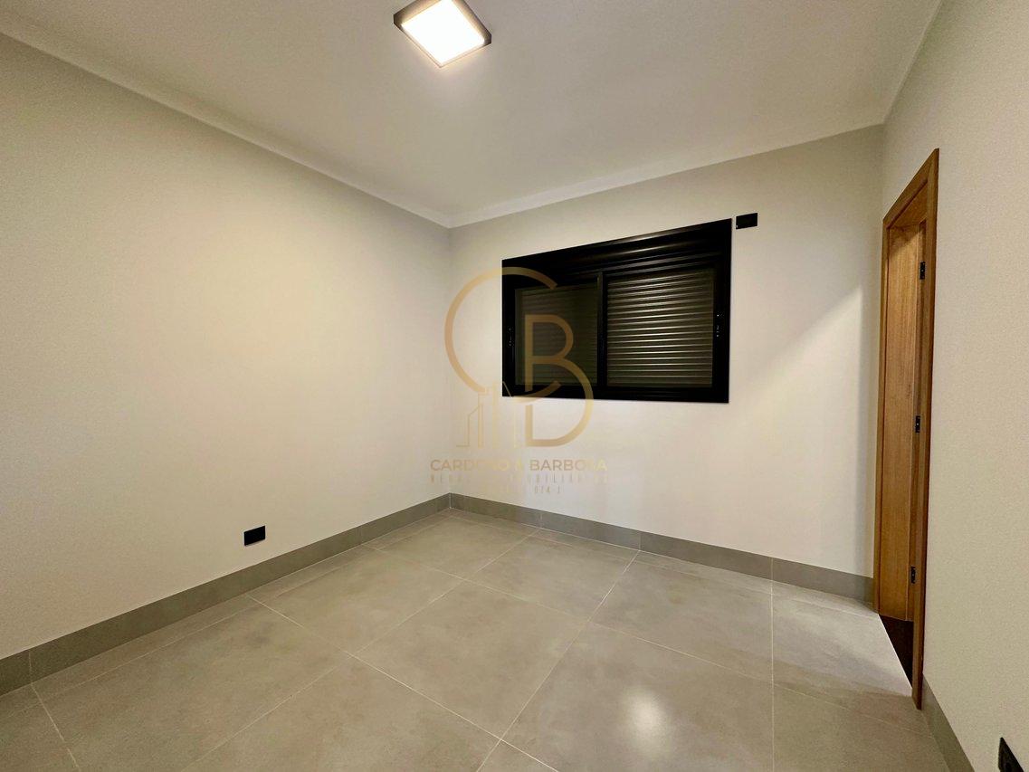 CASA COM 3 SU&Iacute;TES NO CONDOM&Iacute;NIO SHALOM Rua Delphinus Campo Grande - 