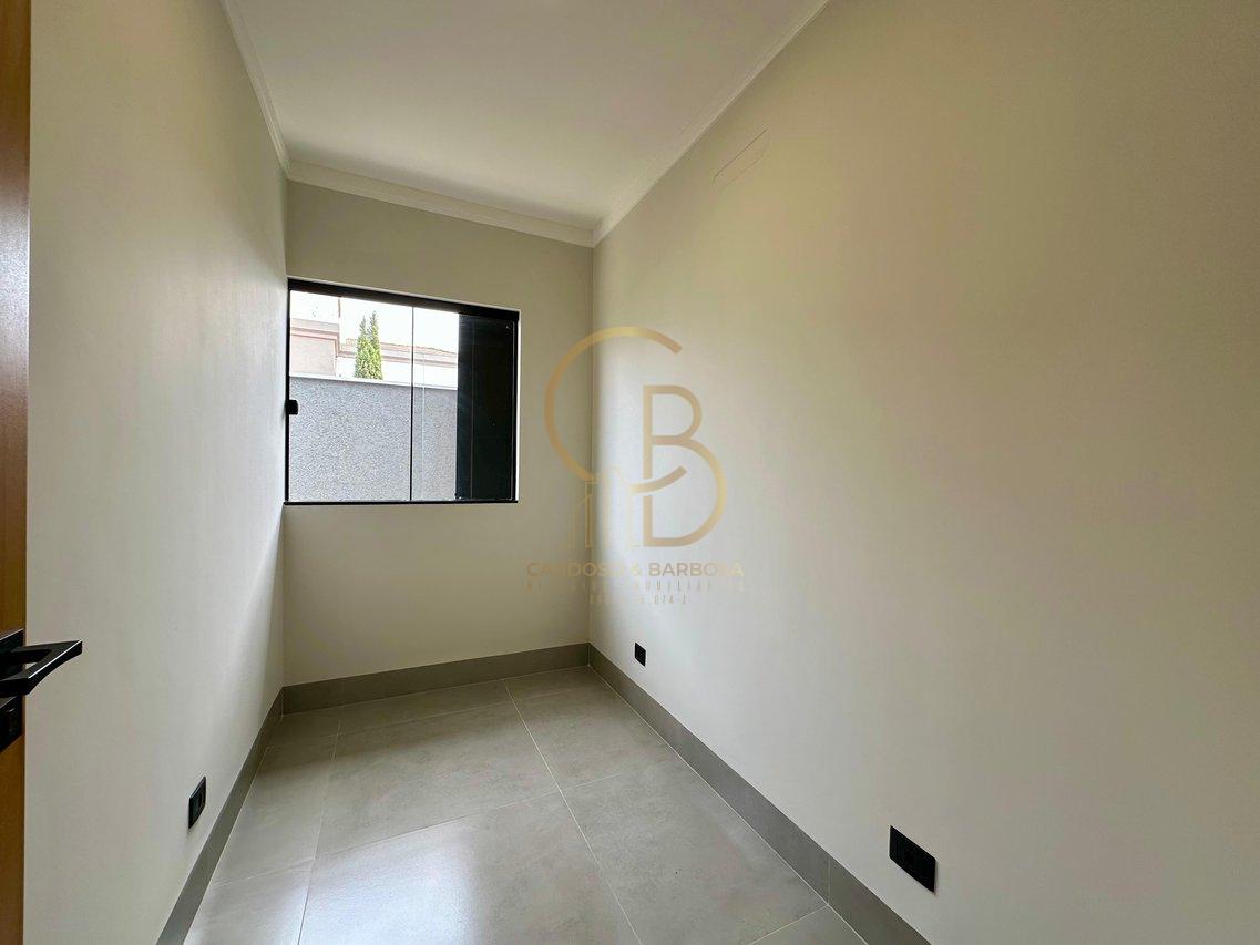 CASA COM 3 SU&Iacute;TES NO CONDOM&Iacute;NIO SHALOM Rua Delphinus Campo Grande - 