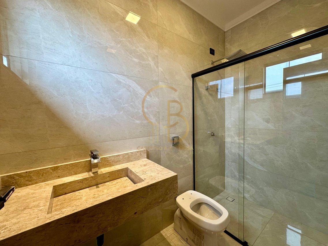 CASA COM 3 SU&Iacute;TES NO CONDOM&Iacute;NIO SHALOM Rua Delphinus Campo Grande - 