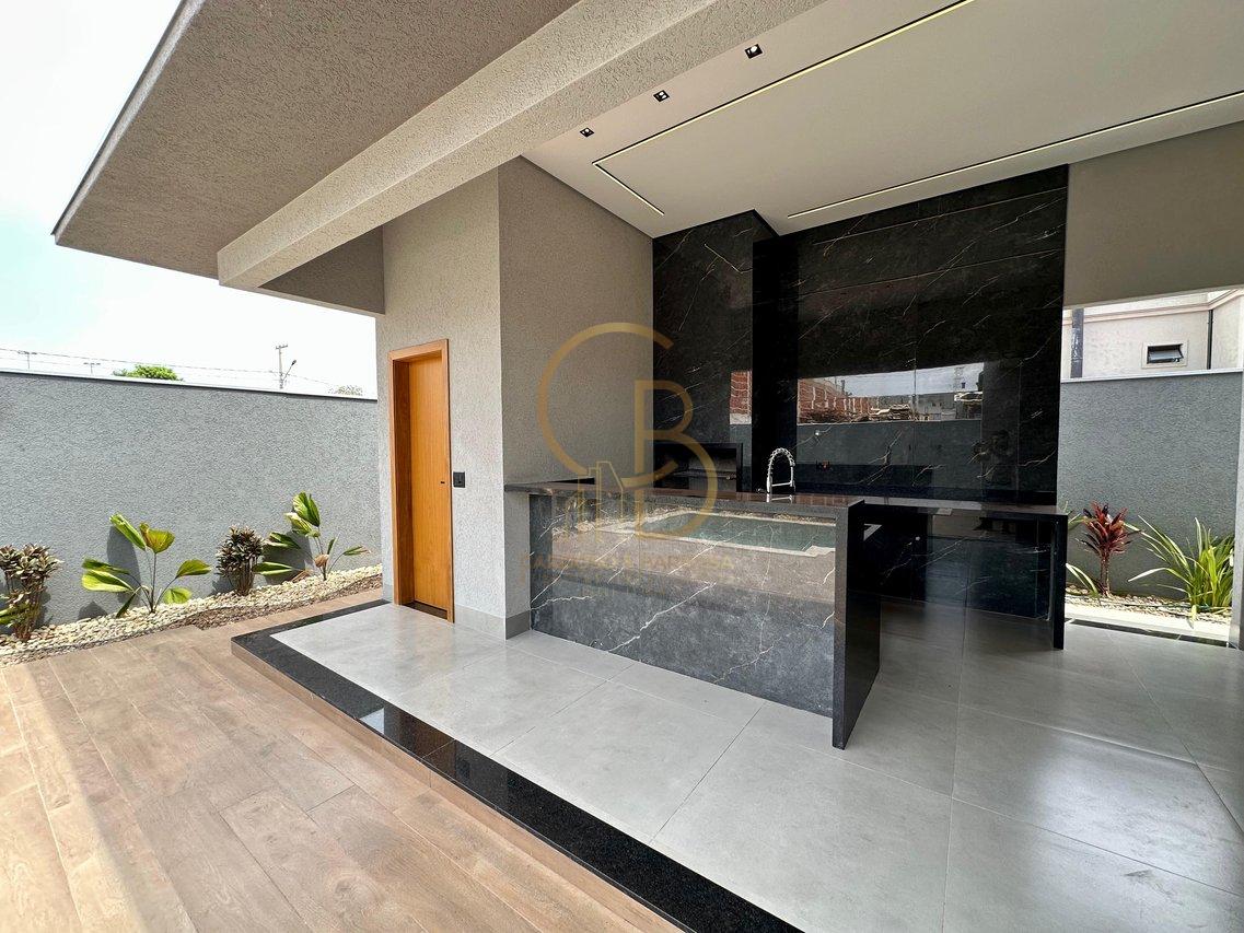 CASA COM 3 SU&Iacute;TES NO CONDOM&Iacute;NIO SHALOM Rua Delphinus Campo Grande - 