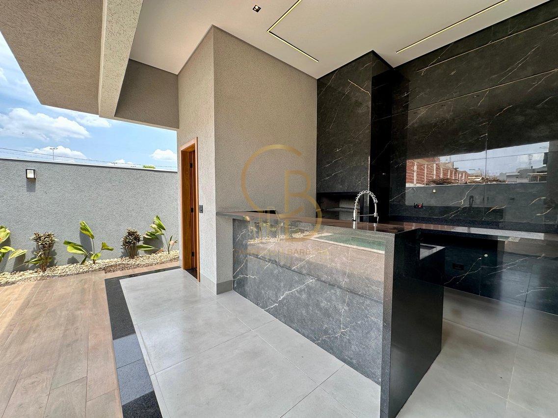 CASA COM 3 SU&Iacute;TES NO CONDOM&Iacute;NIO SHALOM Rua Delphinus Campo Grande - 