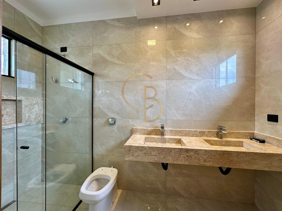 CASA COM 3 SU&Iacute;TES NO CONDOM&Iacute;NIO SHALOM Rua Delphinus Campo Grande - 