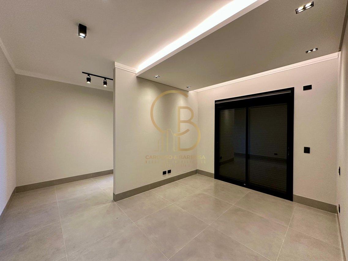 CASA COM 3 SU&Iacute;TES NO CONDOM&Iacute;NIO SHALOM Rua Delphinus Campo Grande - 