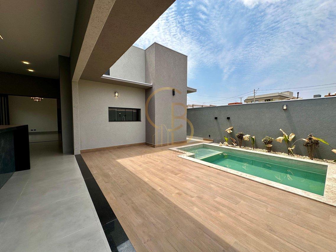 CASA COM 3 SU&Iacute;TES NO CONDOM&Iacute;NIO SHALOM Rua Delphinus Campo Grande - 