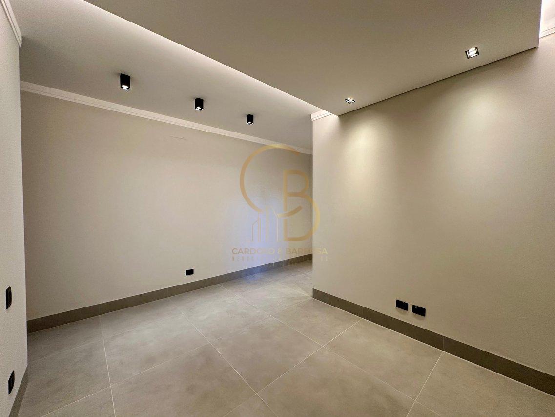 CASA COM 3 SU&Iacute;TES NO CONDOM&Iacute;NIO SHALOM Rua Delphinus Campo Grande - 