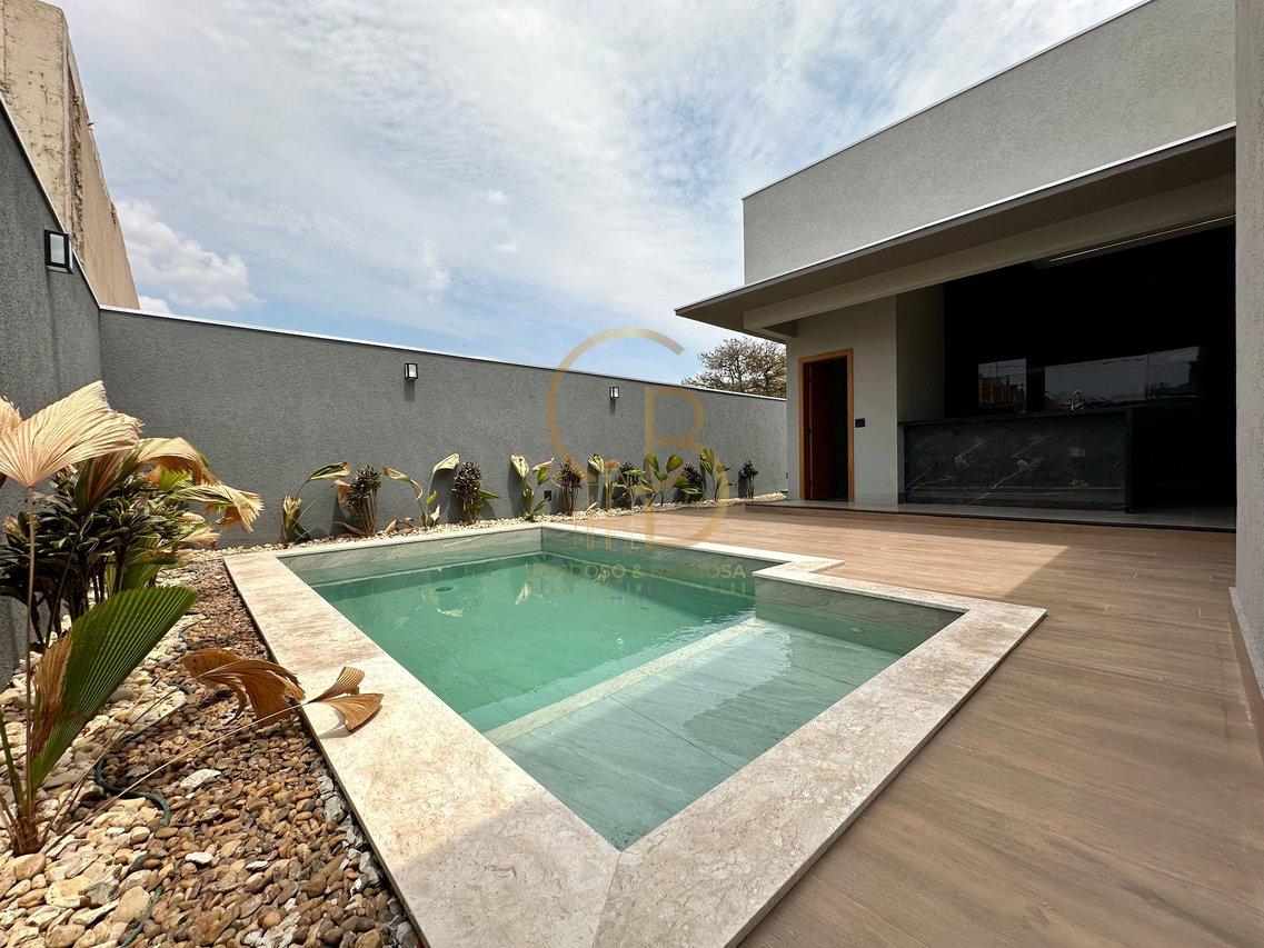 CASA COM 3 SU&Iacute;TES NO CONDOM&Iacute;NIO SHALOM Rua Delphinus Campo Grande - 