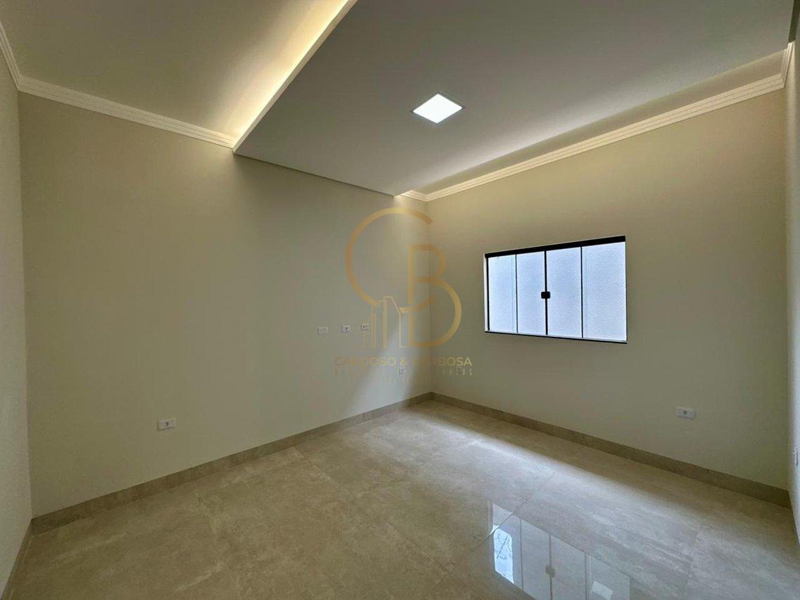 CASA COM P&Eacute;-DIREITO ALTO E EXCELENTE ACABAMENTO  Campo Grande - 