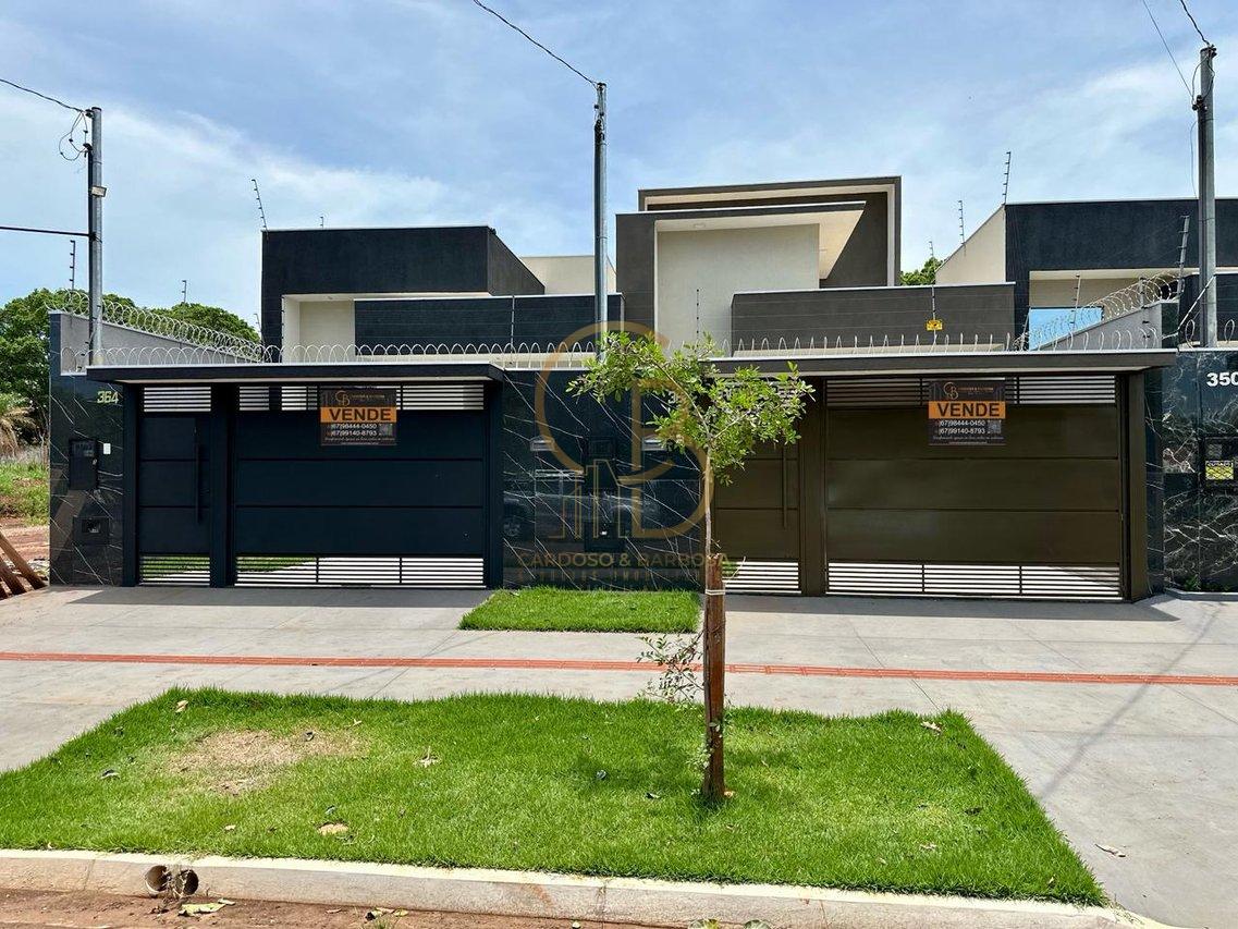 CASA COM P&Eacute;-DIREITO ALTO E EXCELENTE ACABAMENTO  Campo Grande - 