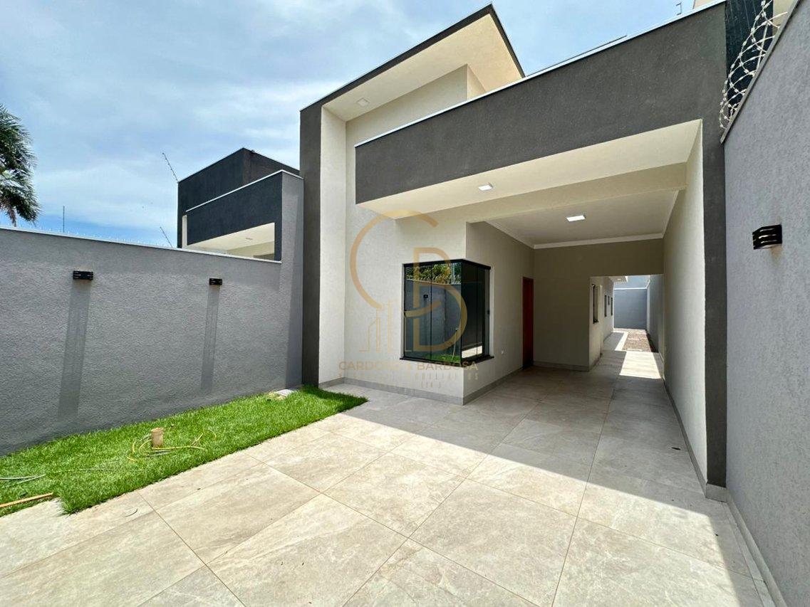 CASA COM P&Eacute;-DIREITO ALTO E EXCELENTE ACABAMENTO  Campo Grande - 