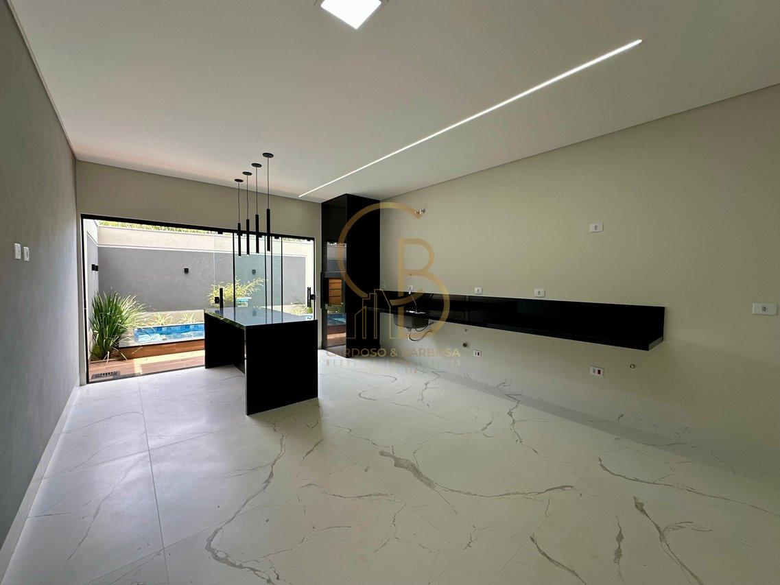 CASA MODERNA &Agrave; VENDA NO RITA VIEIRA COM 3 SU&Iacute;TES E PISCINA AQUECIDA!  Campo Grande - 