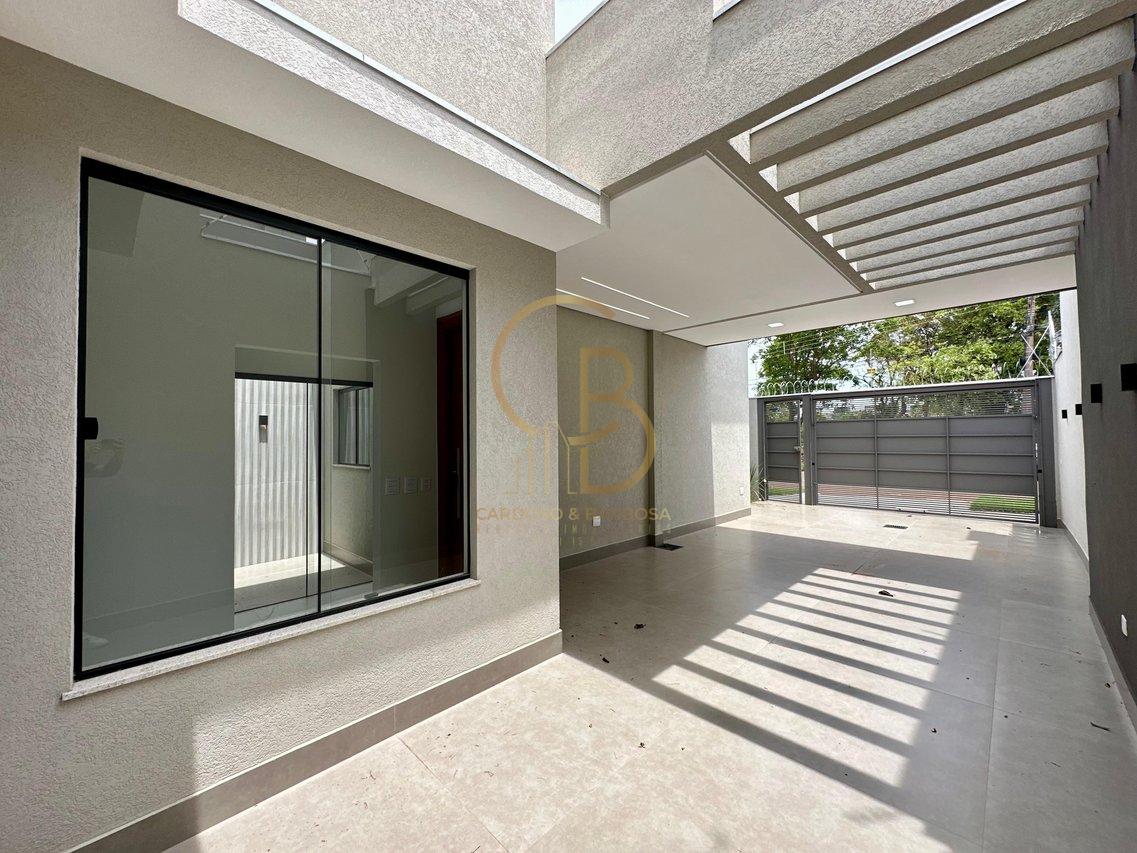 CASA MODERNA &Agrave; VENDA NO RITA VIEIRA COM 3 SU&Iacute;TES E PISCINA AQUECIDA!  Campo Grande - 