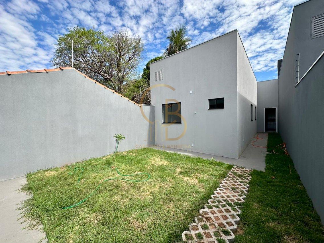 CASA ACONCHEGANTE COM 3 DORMIT&Oacute;RIOS E &Aacute;REA GOURMET &ndash; VILA OLINDA  Campo Grande - 