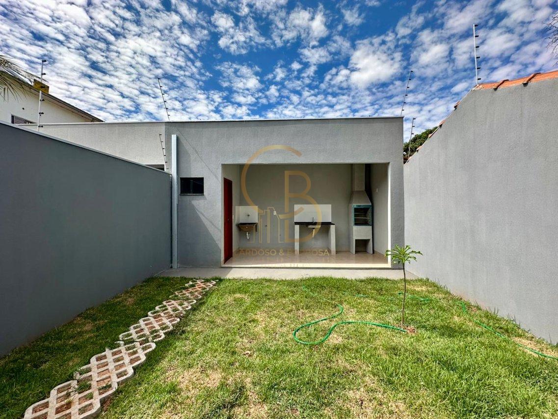 CASA ACONCHEGANTE COM 3 DORMIT&Oacute;RIOS E &Aacute;REA GOURMET &ndash; VILA OLINDA  Campo Grande - 