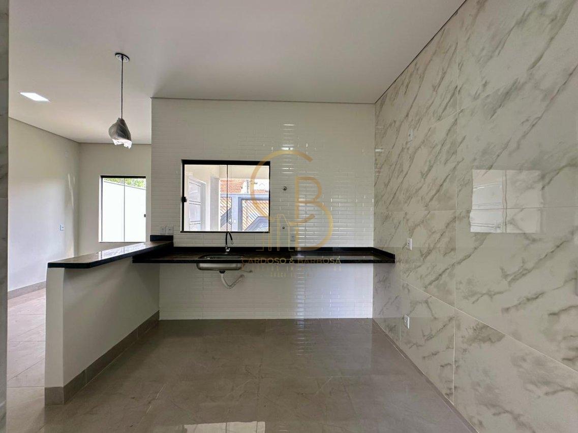 CASA ACONCHEGANTE COM 3 DORMIT&Oacute;RIOS E &Aacute;REA GOURMET &ndash; VILA OLINDA  Campo Grande - 