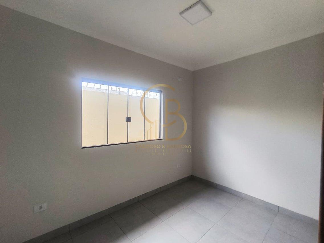 CASA ACONCHEGANTE COM QUINTAL NO JARDIM BOTAFOGO  Campo Grande - 