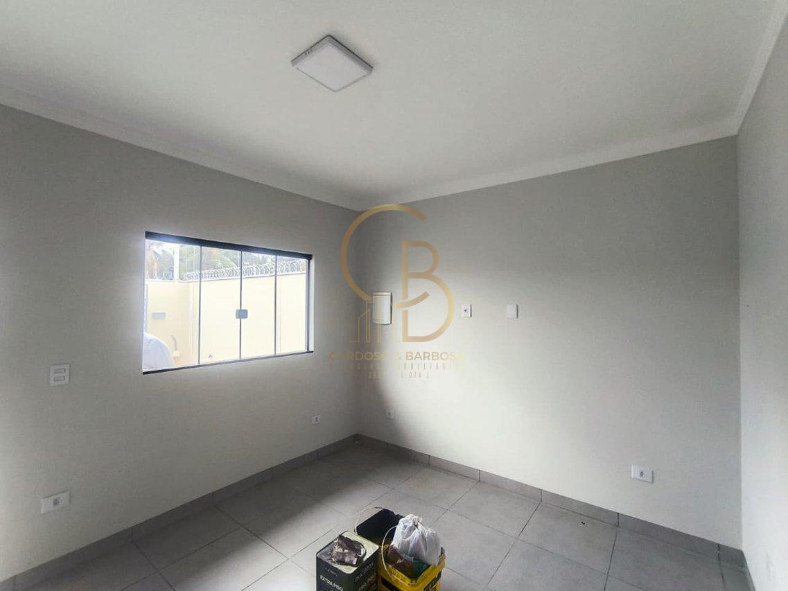 CASA ACONCHEGANTE COM QUINTAL NO JARDIM BOTAFOGO  Campo Grande - 