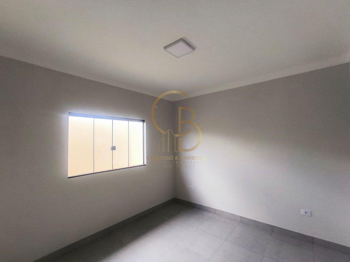 CASA ACONCHEGANTE COM QUINTAL NO JARDIM BOTAFOGO  Campo Grande - 