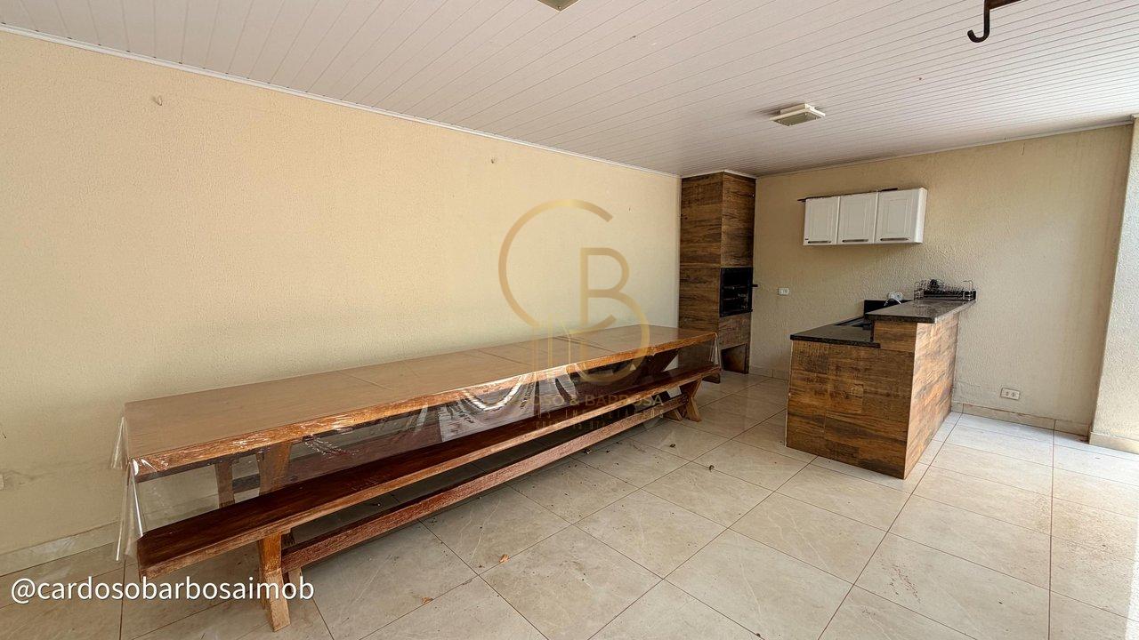 ALUGA-SE | Casa T&eacute;rrea Espa&ccedil;osa no Bairro Leblon &ndash; Ideal para Fam&iacute;lias Rua Felipe Calarge Campo Grande - 