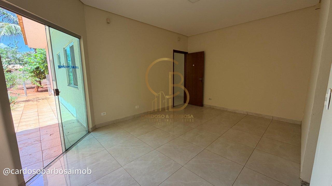 ALUGA-SE | Casa T&eacute;rrea Espa&ccedil;osa no Bairro Leblon &ndash; Ideal para Fam&iacute;lias Rua Felipe Calarge Campo Grande - 