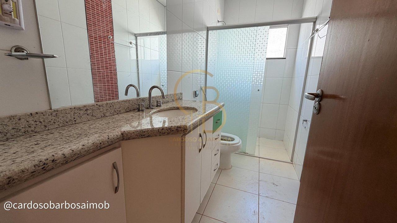 ALUGA-SE | Casa T&eacute;rrea Espa&ccedil;osa no Bairro Leblon &ndash; Ideal para Fam&iacute;lias Rua Felipe Calarge Campo Grande - 