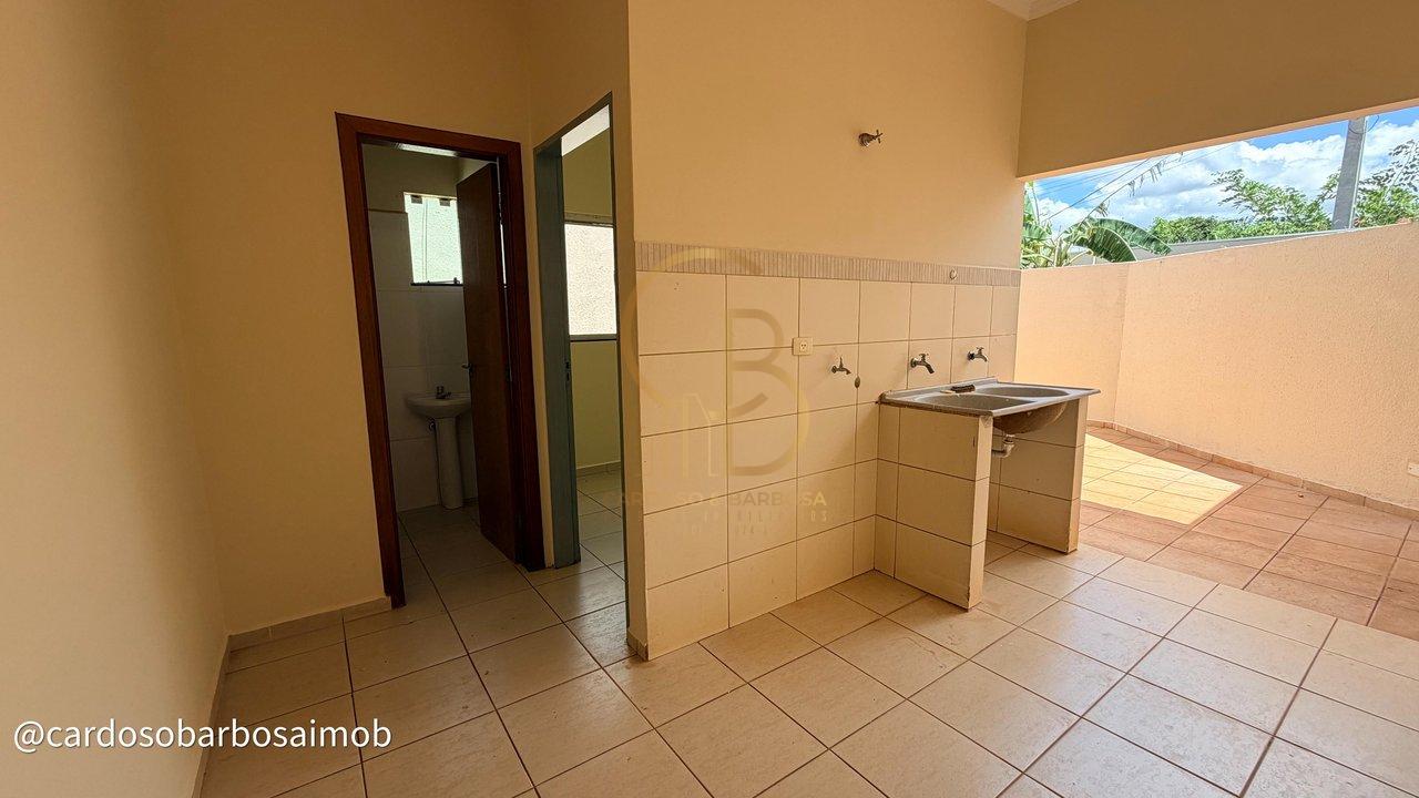 ALUGA-SE | Casa T&eacute;rrea Espa&ccedil;osa no Bairro Leblon &ndash; Ideal para Fam&iacute;lias Rua Felipe Calarge Campo Grande - 