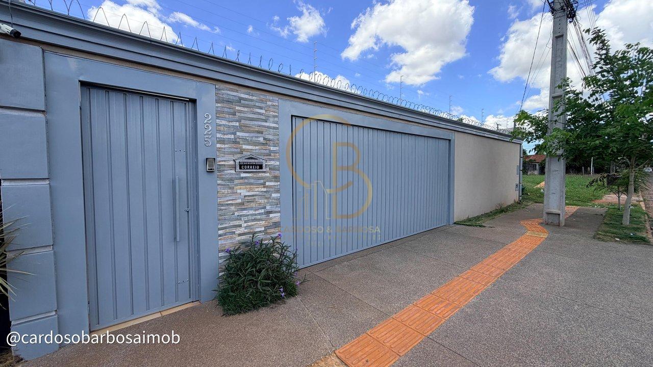 ALUGA-SE | Casa T&eacute;rrea Espa&ccedil;osa no Bairro Leblon &ndash; Ideal para Fam&iacute;lias Rua Felipe Calarge Campo Grande - 