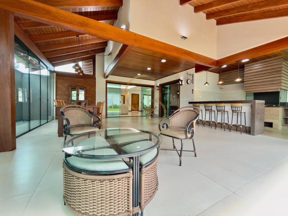 SOBRADO DE ESQUINA NO DAMHA III &ndash; PORTEIRA FECHADA COM VISTA PRIVILEGIADA PARA O LAGO!  Campo Grande - 