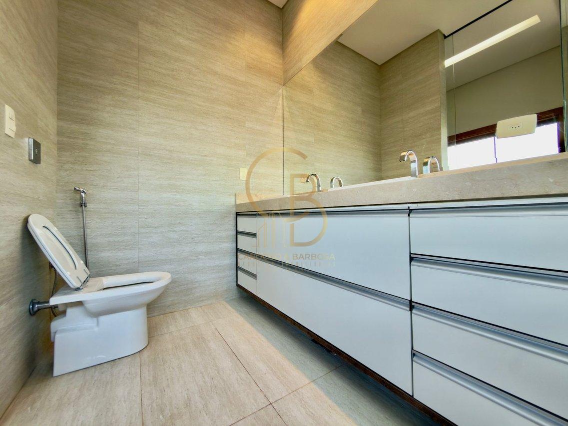 SOBRADO DE ESQUINA NO DAMHA III &ndash; PORTEIRA FECHADA COM VISTA PRIVILEGIADA PARA O LAGO!  Campo Grande - 