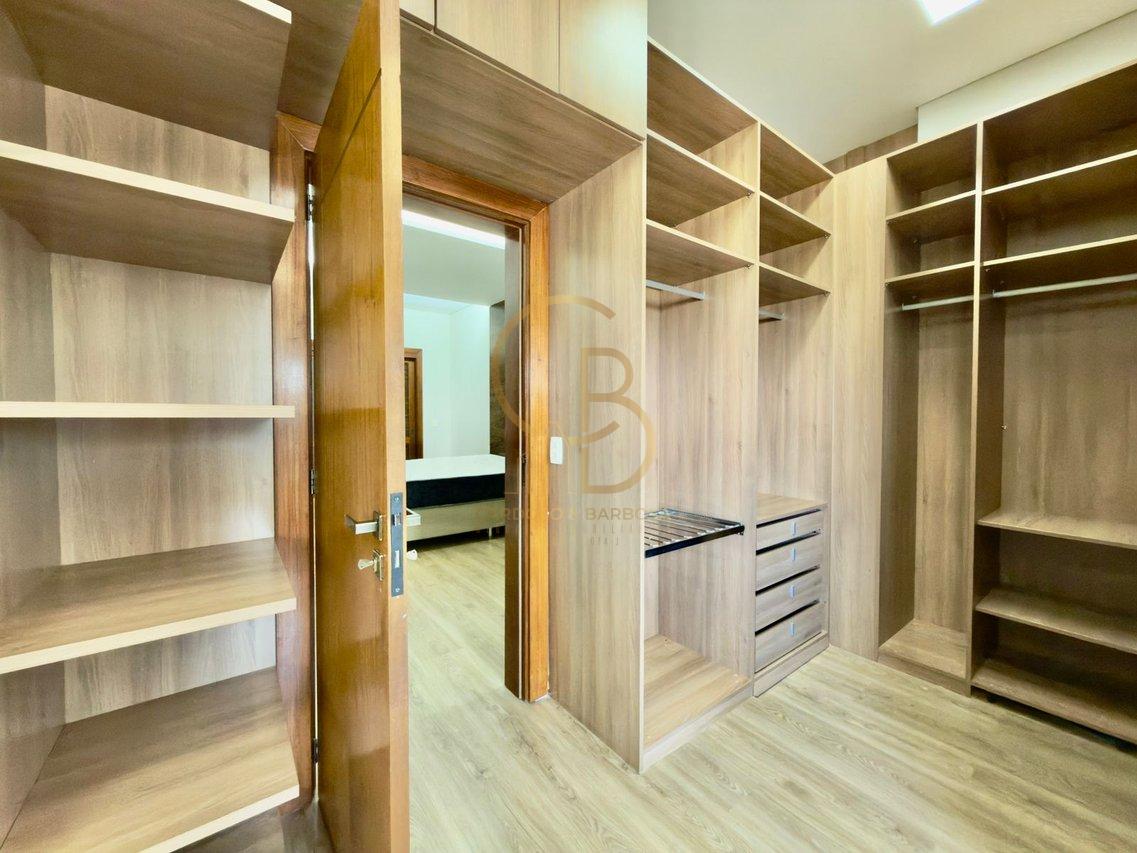 SOBRADO DE ESQUINA NO DAMHA III &ndash; PORTEIRA FECHADA COM VISTA PRIVILEGIADA PARA O LAGO!  Campo Grande - 