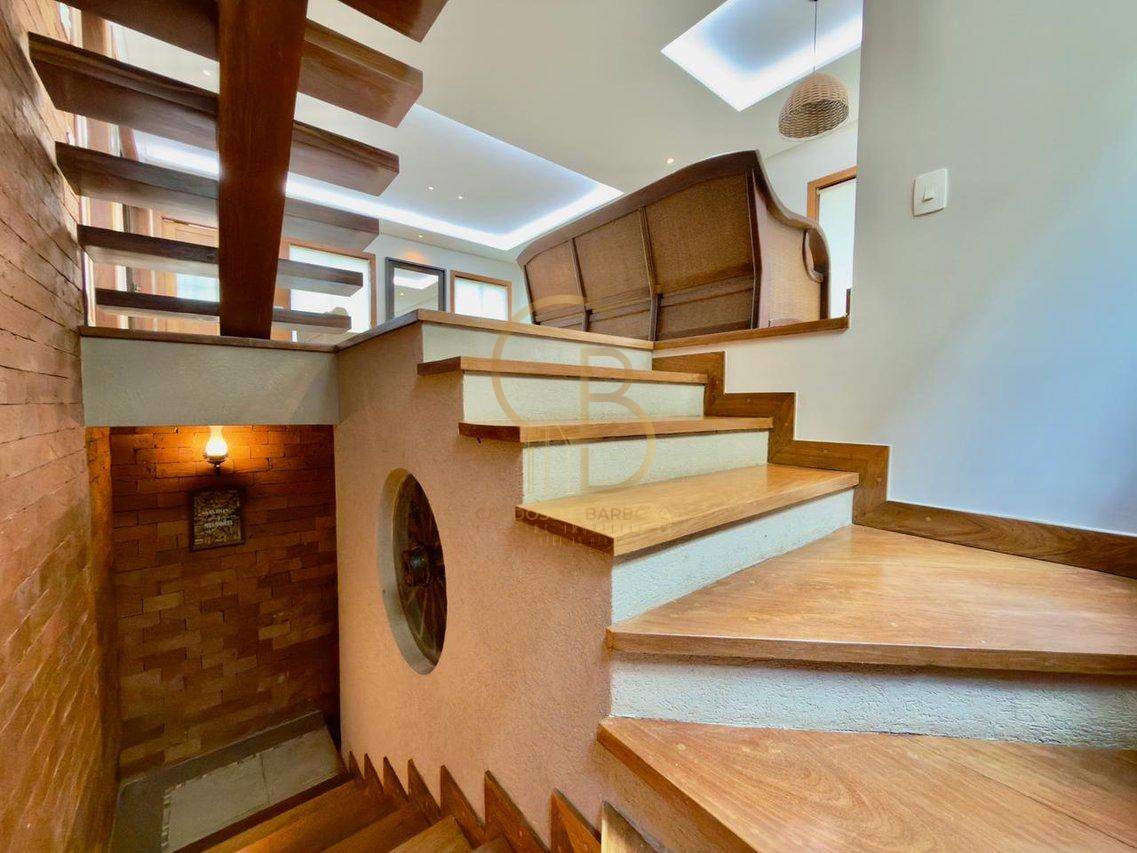 SOBRADO DE ESQUINA NO DAMHA III &ndash; PORTEIRA FECHADA COM VISTA PRIVILEGIADA PARA O LAGO!  Campo Grande - 