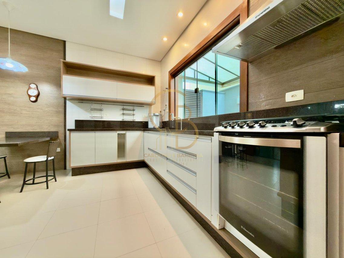 SOBRADO DE ESQUINA NO DAMHA III &ndash; PORTEIRA FECHADA COM VISTA PRIVILEGIADA PARA O LAGO!  Campo Grande - 