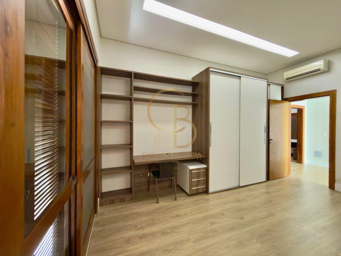 SOBRADO DE ESQUINA NO DAMHA III &ndash; PORTEIRA FECHADA COM VISTA PRIVILEGIADA PARA O LAGO!  Campo Grande - 