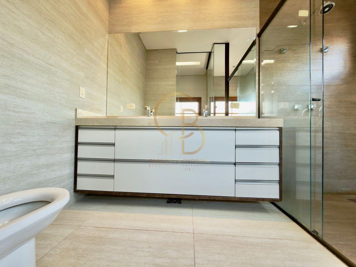 SOBRADO DE ESQUINA NO DAMHA III &ndash; PORTEIRA FECHADA COM VISTA PRIVILEGIADA PARA O LAGO!  Campo Grande - 