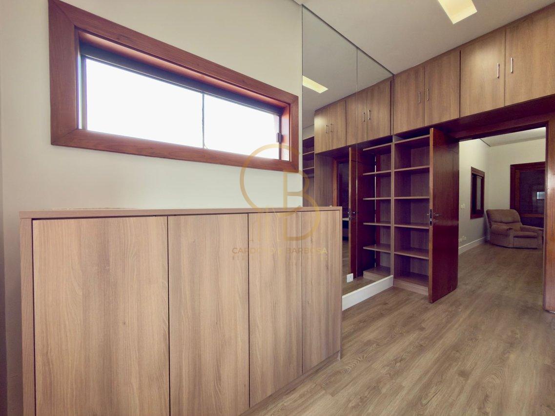 SOBRADO DE ESQUINA NO DAMHA III &ndash; PORTEIRA FECHADA COM VISTA PRIVILEGIADA PARA O LAGO!  Campo Grande - 