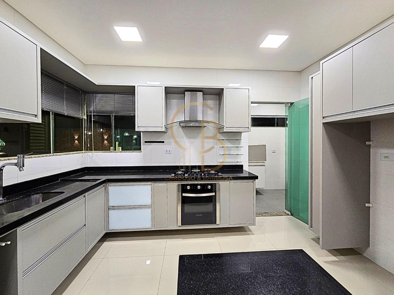 CASA DOS SONHOS NO VILAS BOAS | 3 SU&Iacute;TES + PISCINA AQUECIDA | RICA EM ARM&Aacute;RIOS  Campo Grande - 