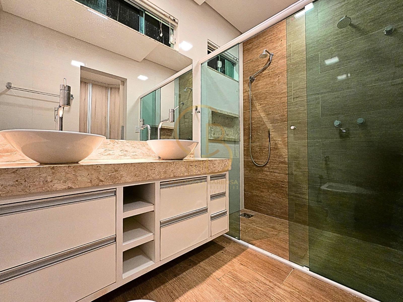 CASA DOS SONHOS NO VILAS BOAS | 3 SU&Iacute;TES + PISCINA AQUECIDA | RICA EM ARM&Aacute;RIOS  Campo Grande - 