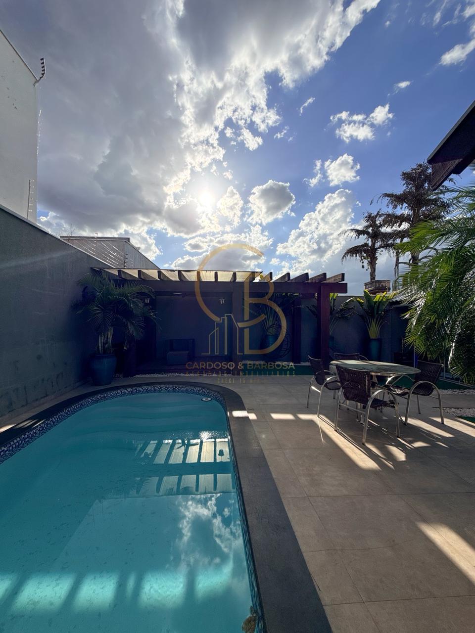 MARAVILHOSA CASA T&Eacute;RREA - RICA EM ARM&Aacute;RIOS PLANEJADOS  Campo Grande - 