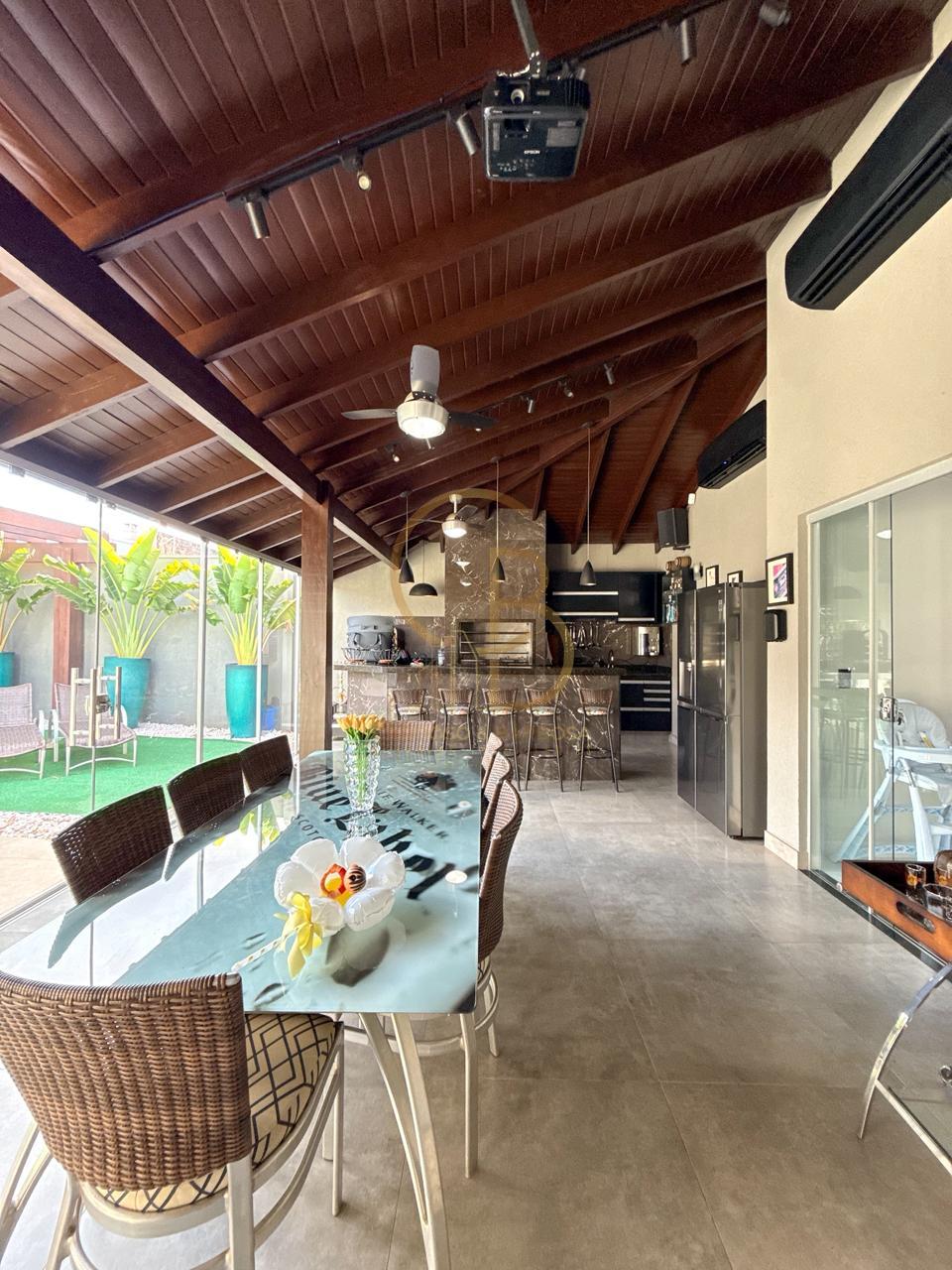 MARAVILHOSA CASA T&Eacute;RREA - RICA EM ARM&Aacute;RIOS PLANEJADOS  Campo Grande - 