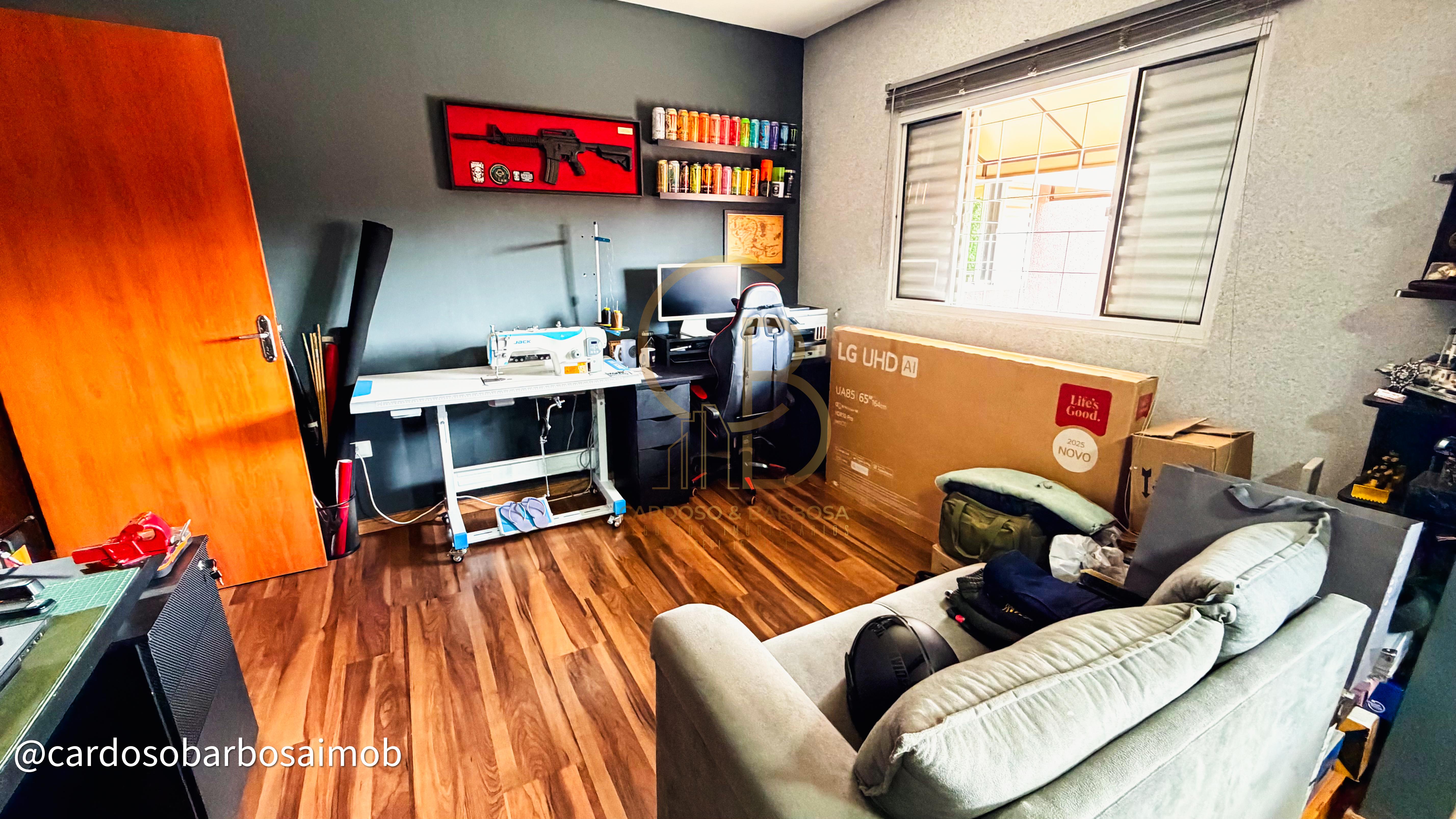 Excelente sobrado com 4 quartos, piscina e varanda gourmet &agrave; venda  Campo Grande - 