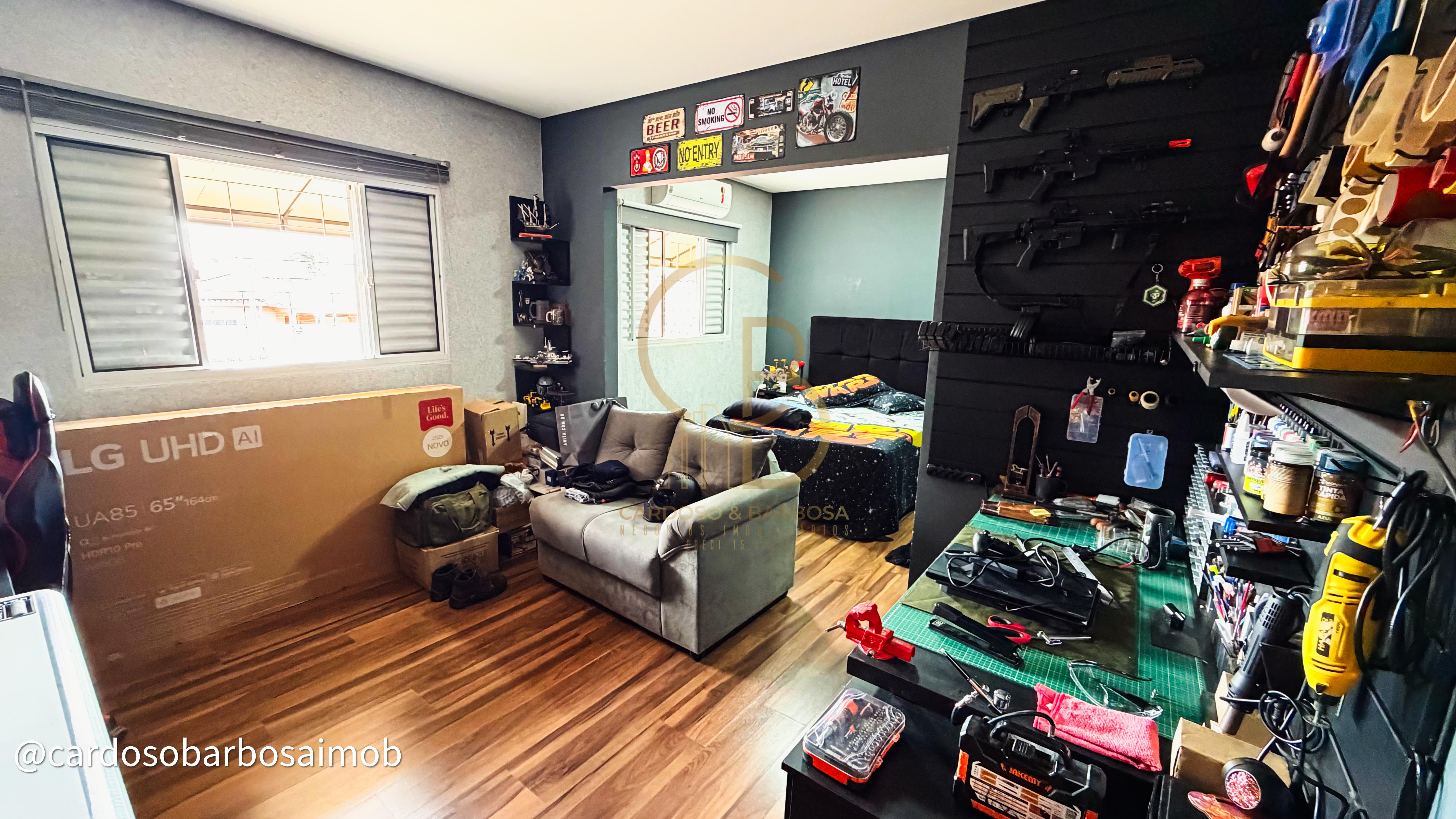 Excelente sobrado com 4 quartos, piscina e varanda gourmet &agrave; venda  Campo Grande - 