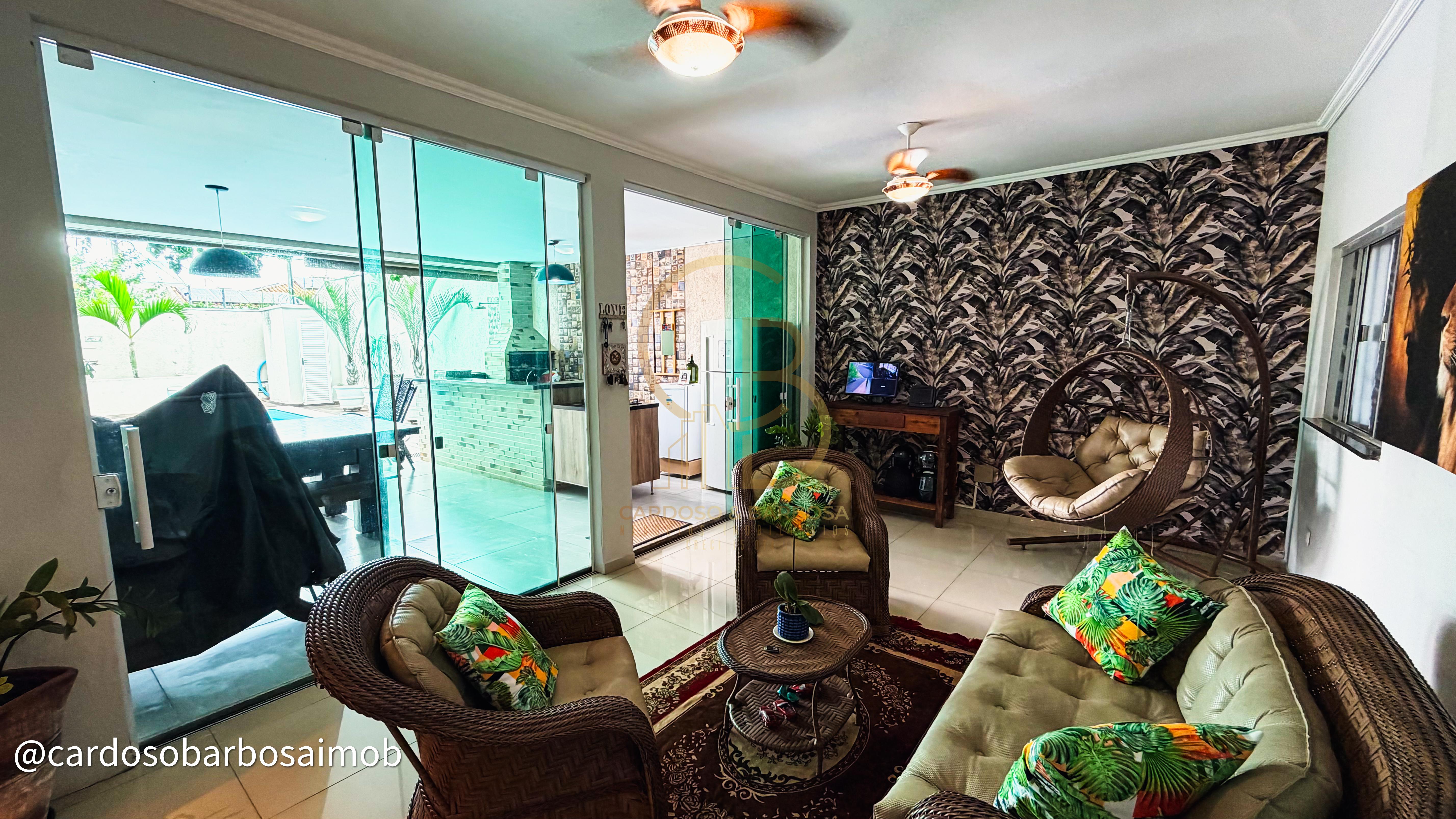 Excelente sobrado com 4 quartos, piscina e varanda gourmet &agrave; venda  Campo Grande - 